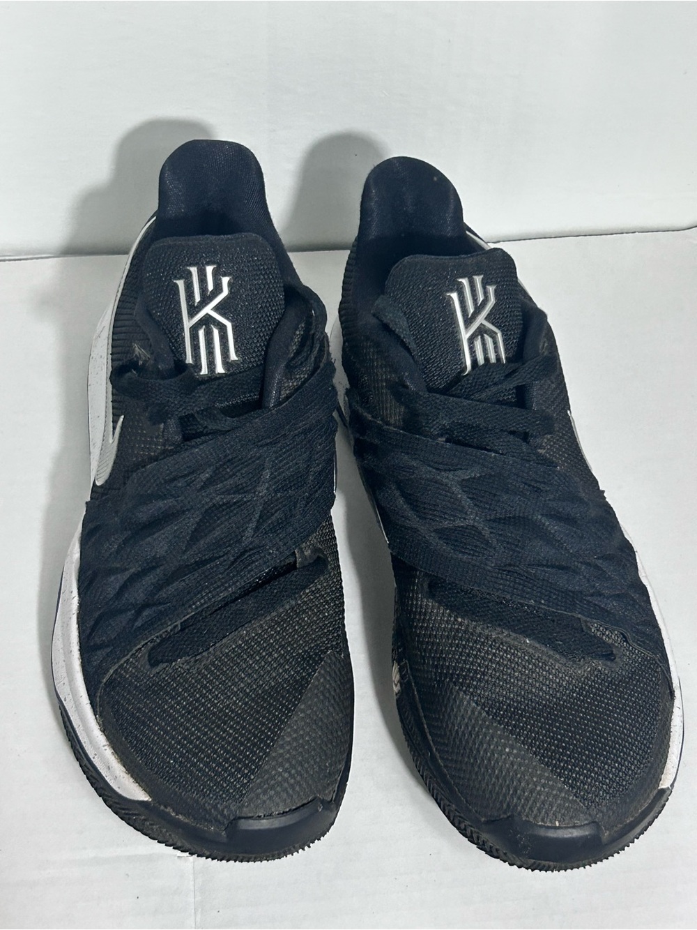 Nike Kyrie Low 1 Black Metallic Silver AO8979-003 Men’s Size 8.5 Basketball